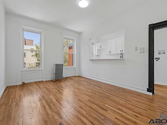 3rd image of 297A Pulaski St #3A