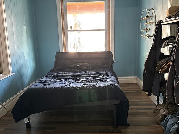5th image of 1836 Park St Floor 1
