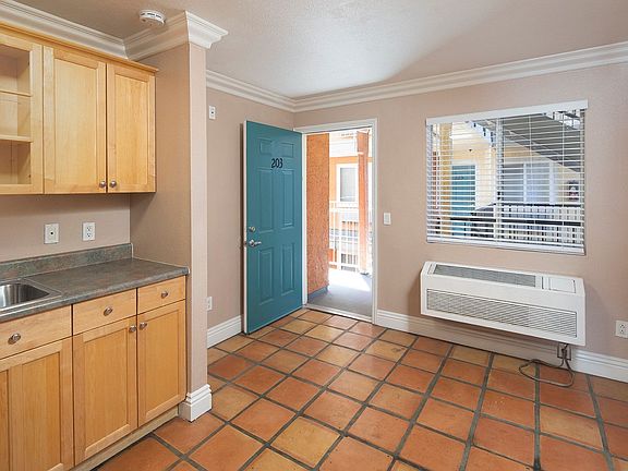 3rd image of 229 16th St APT 403