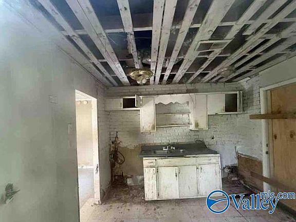 5th image of 17 Hoadley St