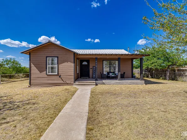 606 W Duncan Ave, Mertzon, TX 76941