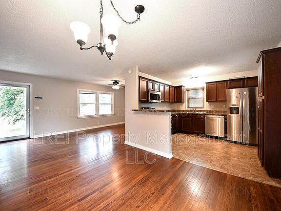 3rd image of 2503 Cottonwood Dr