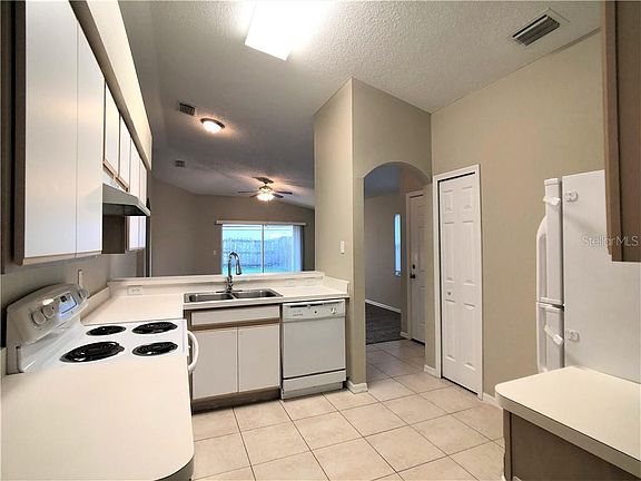 5th image of 4419 Country Hills Blvd