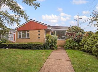 5459 Suffield Ct, Skokie, IL 60077