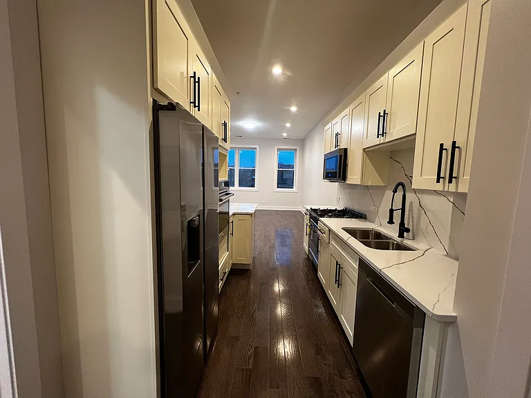 4819 Main St #202 — Photo 9