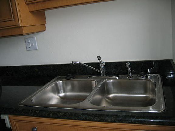 4th image of 707 6th Ave S APT 4102