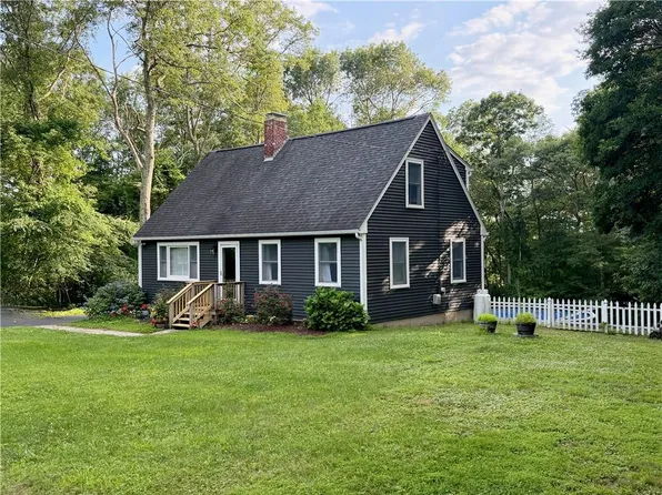 209 Skunk Hill Rd, Hope Valley, RI 02832