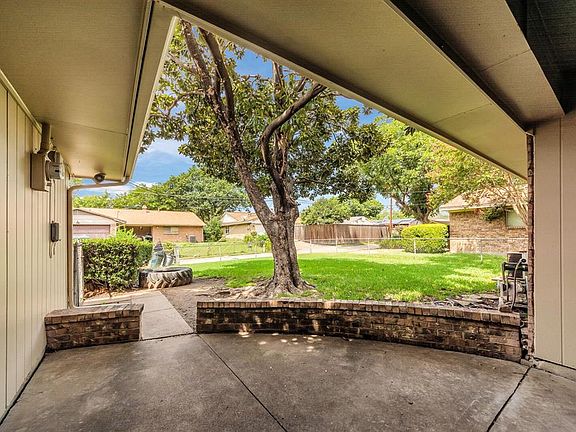 3rd image of 2333 Stafford Ln