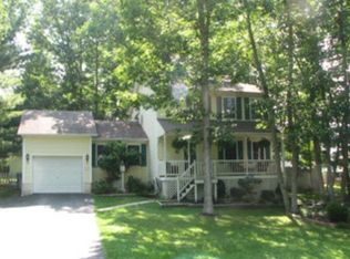 123 Parliament Rd, Shady Spring, WV 25918