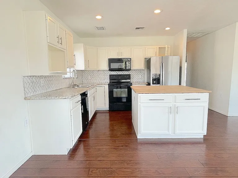 102 Copper St — Photo 30