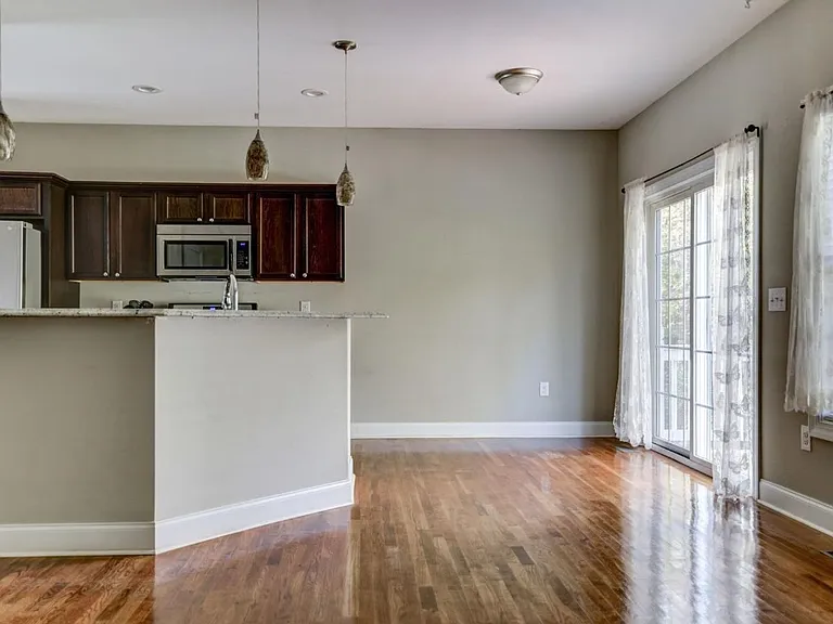 1196 Crest Ridge Dr — Photo 4
