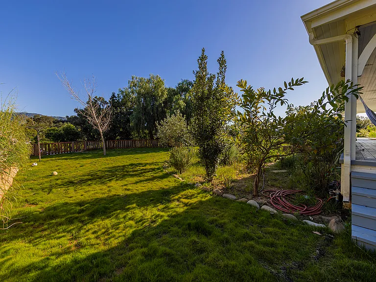 Loma Dr — Photo 44