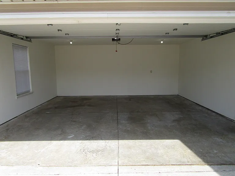 1725 Louise Cir — Photo 30