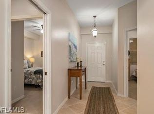 450 Launch Cir APT 203, Naples, FL 34108
