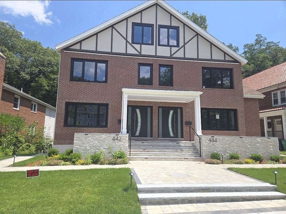 1st image of 442 Lowell Ave #442