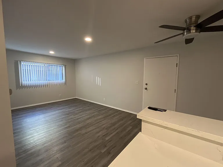 951 S. Oxford Ave. — Photo 30