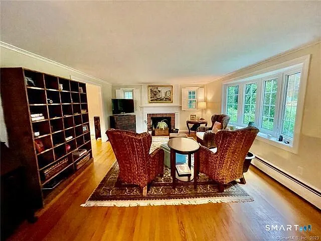 4 bed, 1.5 bath, 1566 sqft, $3,300 — Photo 4