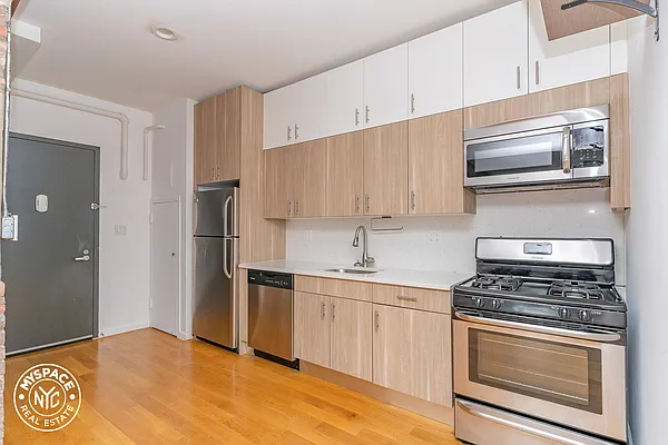 Rented by MySpaceNYC | media 25