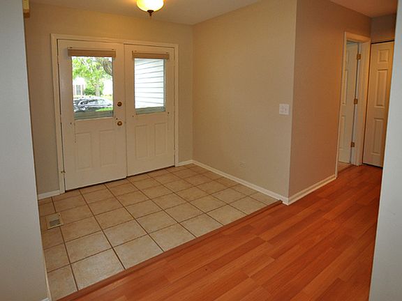 2nd image of 940 Cooper Ct