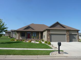 2614 Del Rio Dr, Bismarck, ND 58503