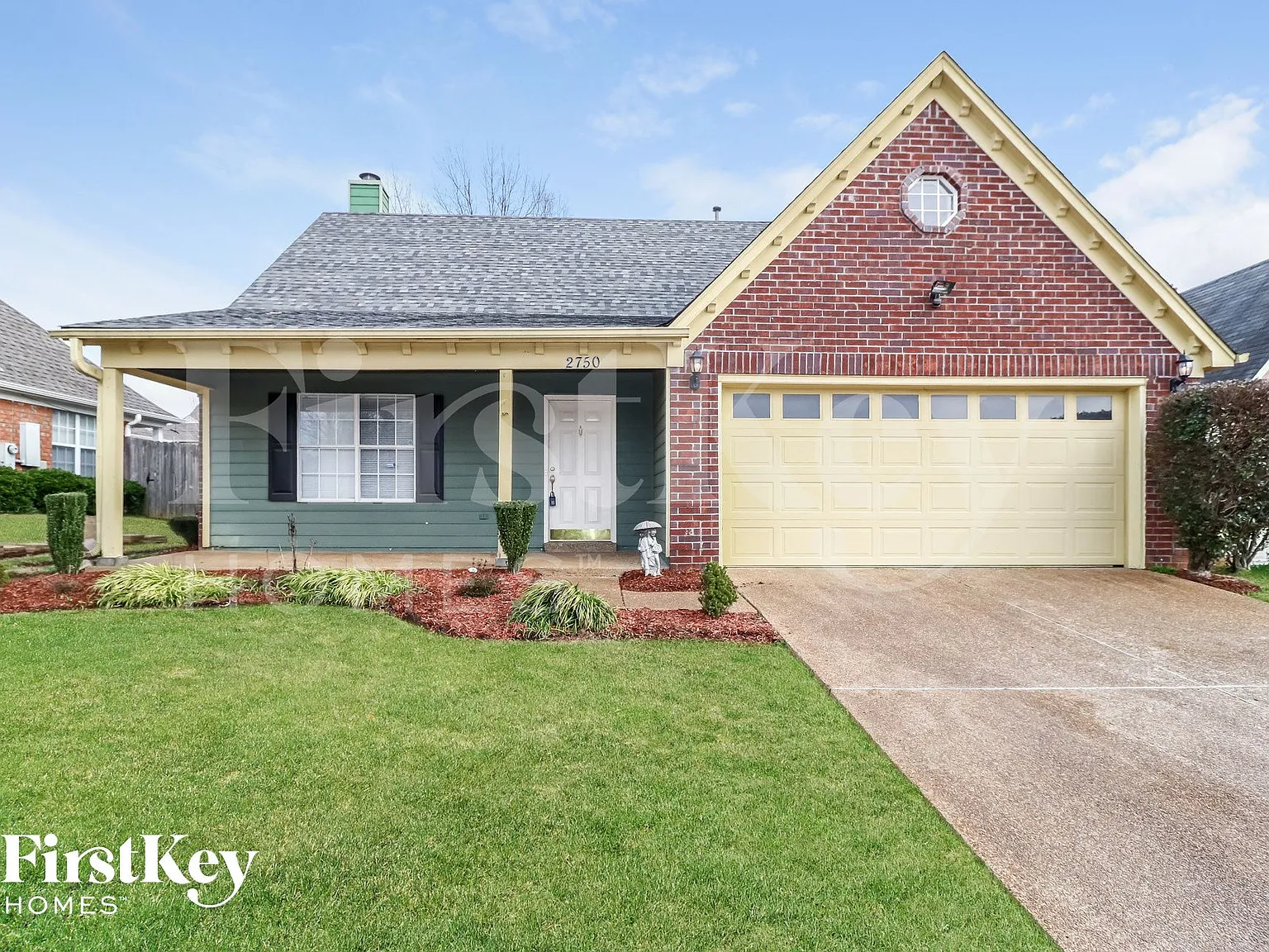3 bed, 2.5 bath, 1665 sqft, $1,905 — Photo 1