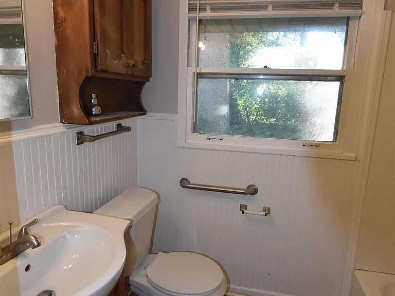 411 Ewing Dr — Photo 15