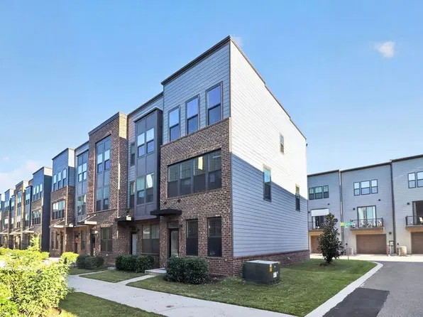 1062 Simcoe Ln, Charlotte, NC 28217
