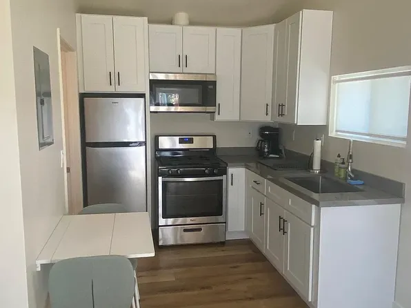19014 Bessemer St, Reseda, CA 91335