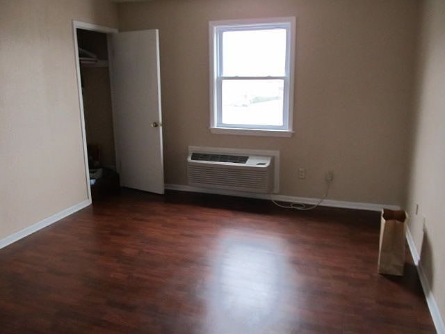 1st image of 627 W C St APT 2