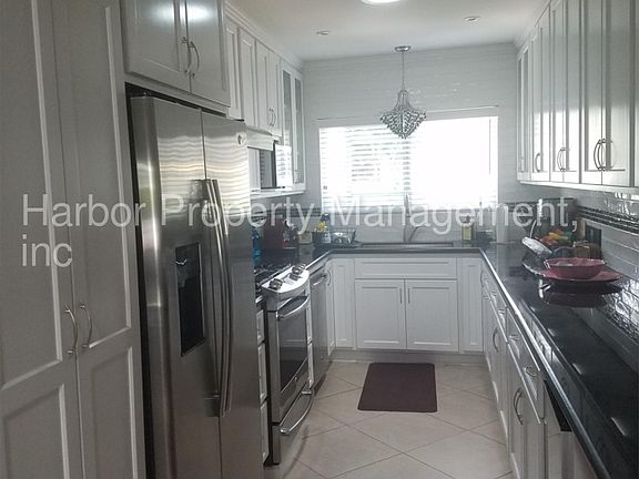 4th image of 1038 Lakme Ave
