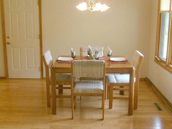 Bamboo flooring in Kit/Di