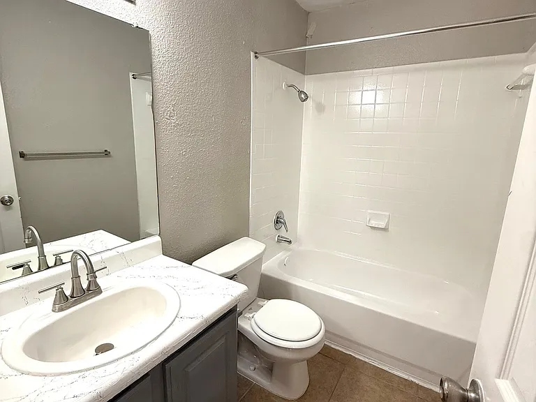 Rockridge Springs Apartments — Photo 12