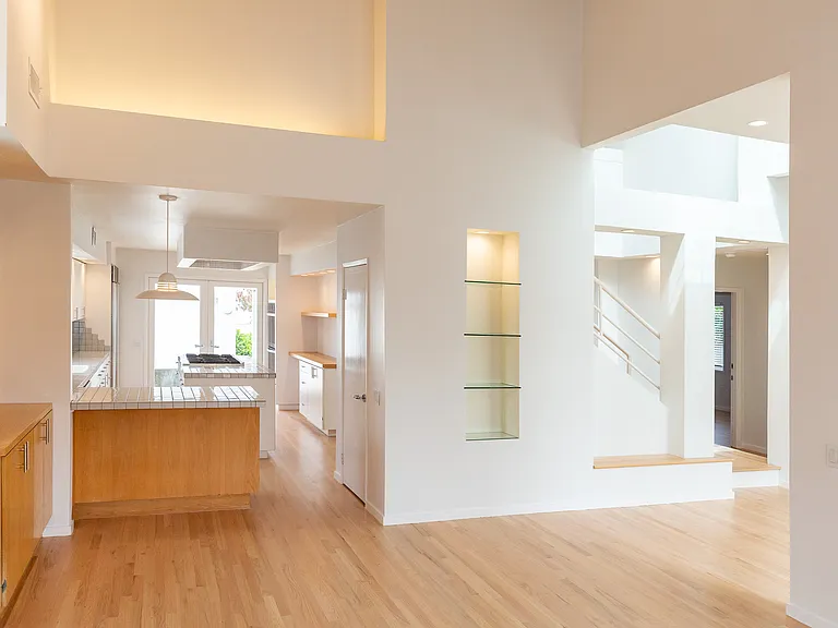 8017 Agnew Ave — Photo 2