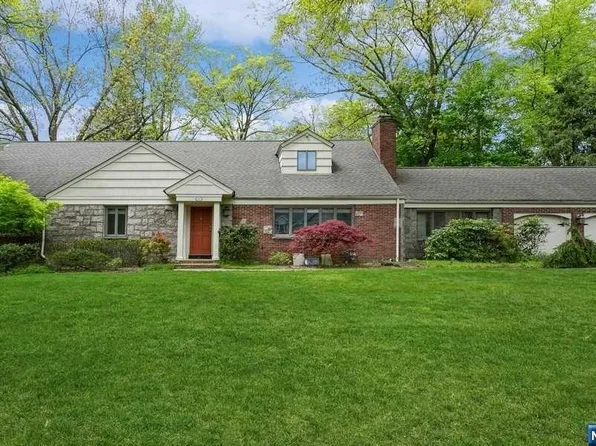 29 Forest Rd, Demarest, NJ 07627