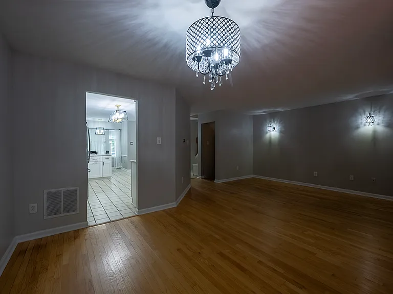 8031 Green Valley Ln — Photo 11
