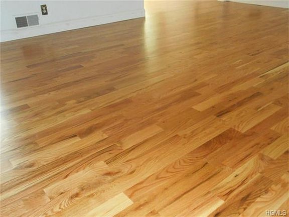 5th image of 66 Colonial Ct