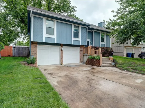1808 SE 3rd St, Lees Summit, MO 64063