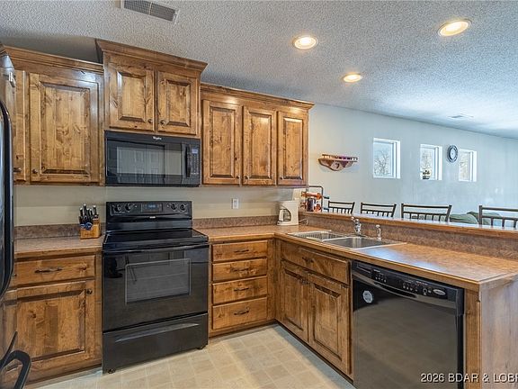 3rd image of 49 Sunset Dr