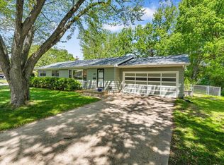 1402 Arrowood Dr, Madison, WI 53704