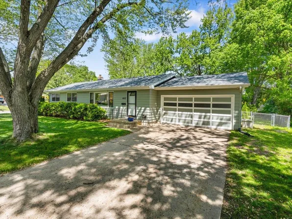 1402 Arrowood Drive, Madison, WI 53704