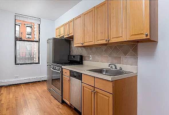 1st image of 4 Bleecker St #310