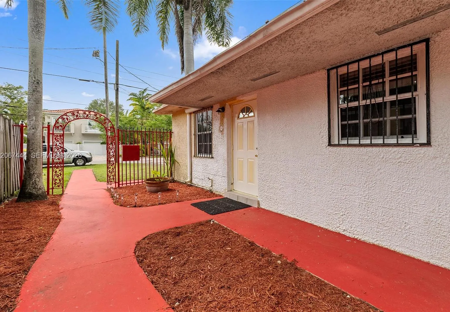 Biscayne Realty Cos — Photo 4