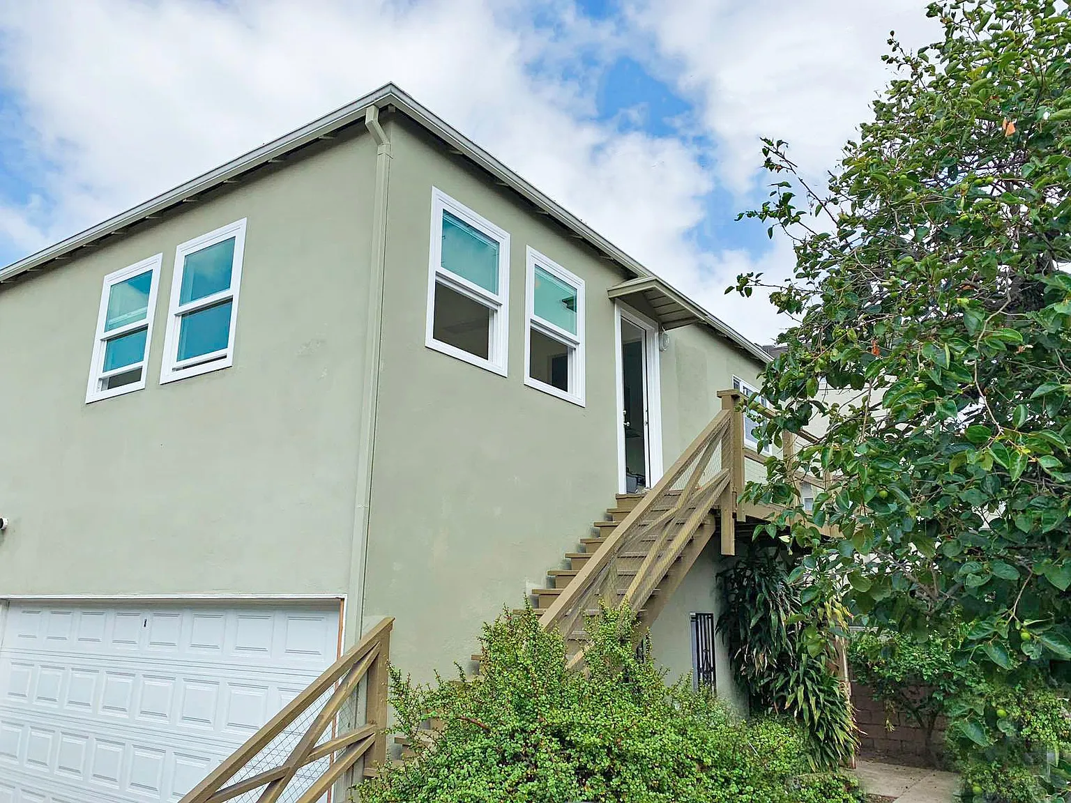 1312 S Victoria Ave — Photo 3