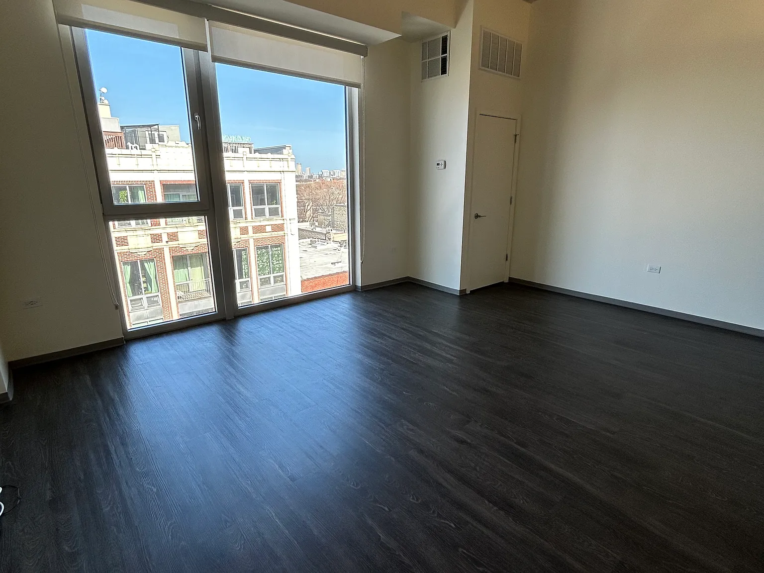 1 bed, 669 sqft, $2,370 — Photo 4