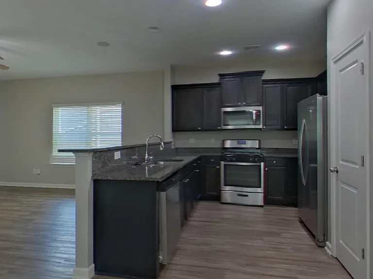 423 Lanyard Ln — Photo 5