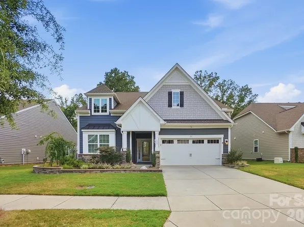317 Picasso Trl, Mount Holly, NC 28120