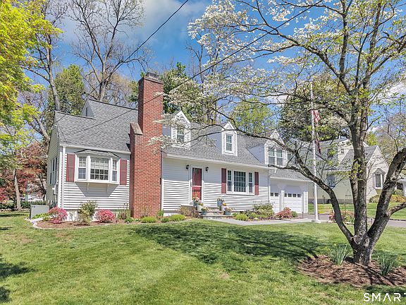3rd image of 58 Colony Avenue