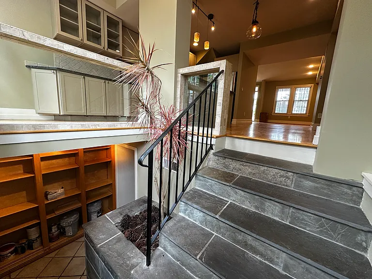 233 16th St SE — Photo 17