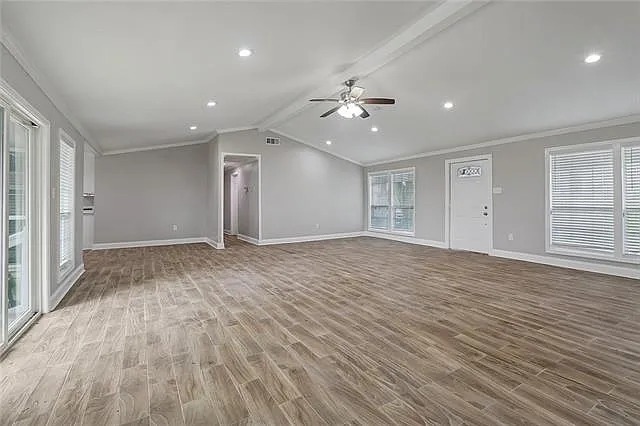 107 Kenneth Dr — Photo 2