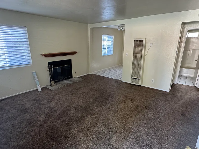 635 Summit Blvd #A — Photo 2